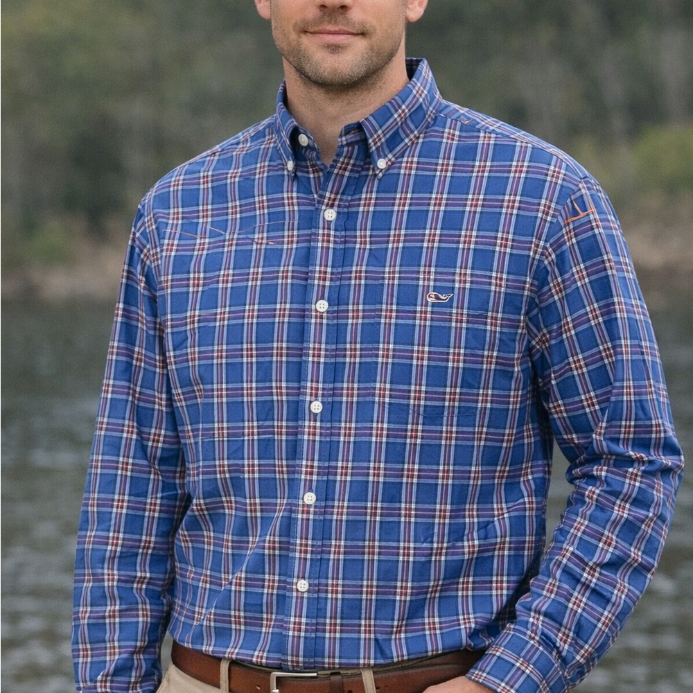 Vineyard Vines Blue and Red‎ Plaid Button Down Shirt. Size Medium